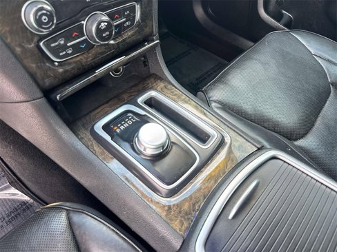 Used 2020 Chrysler 300 Limited image 40