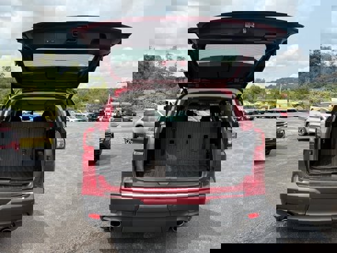 Used 2023 Subaru Ascent Touring image 5
