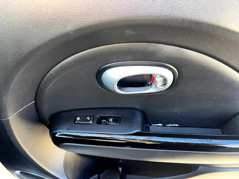 Used 2016 Kia Soul + w/ Soulful Package image 38