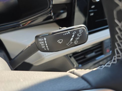New 2025 Volkswagen Taos S image 30