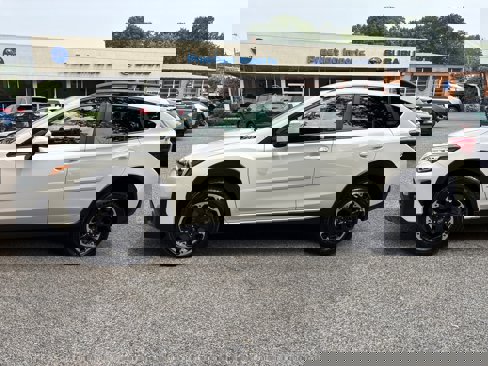 Used 2023 Subaru Crosstrek 2.0i Premium image 4