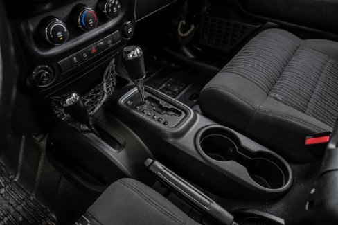 Used 2011 Jeep Wrangler Unlimited Rubicon w/ Dual Top Group image 23
