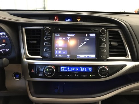 Certified 2018 Toyota Highlander Limited image 18