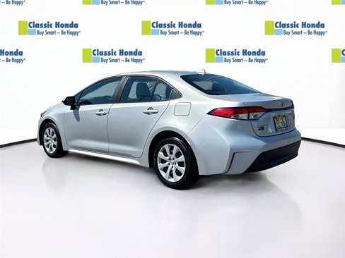 Used 2024 Toyota Corolla LE image 5