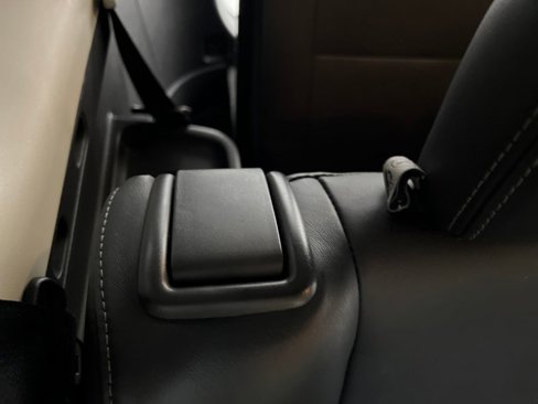 Used 2020 Mitsubishi Outlander SE image 16