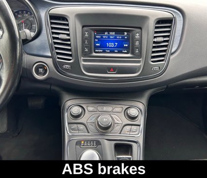 Used 2015 Chrysler 200 S image 27