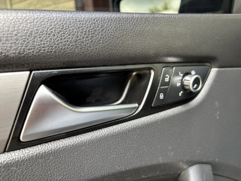 Used 2014 Volkswagen Passat TDI SE image 40