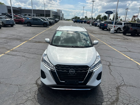 Used 2022 Nissan Kicks SV image 3