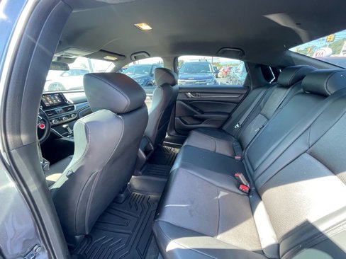 Used 2018 Honda Accord Sport image 11