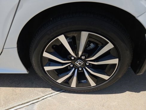 Certified 2024 Honda Civic EX image 9