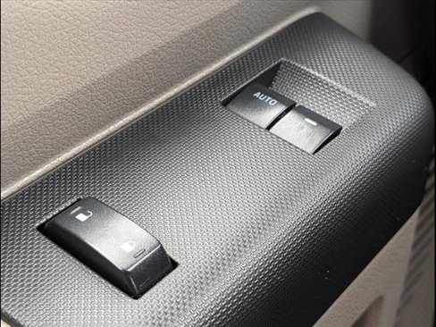 Used 2010 Ford F250 XLT image 12