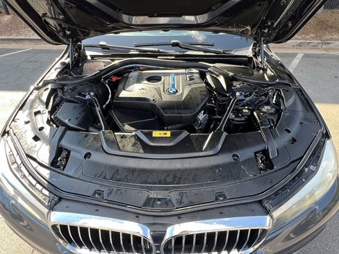 Used 2017 BMW 740e xDrive image 8
