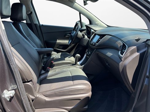 Used 2017 Chevrolet Trax LT w/ LT Convenience Package image 15