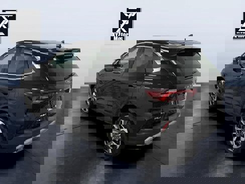 Used 2023 Ford Escape Platinum image 4