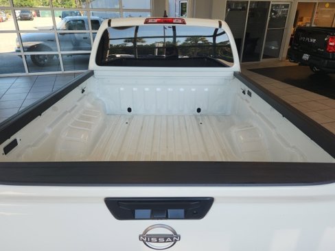Used 2024 Nissan Frontier S image 9