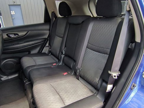 Used 2020 Nissan Rogue SV image 23