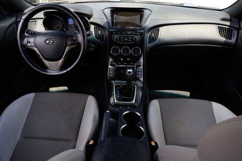 Used 2013 Hyundai Genesis 2.0T image 2