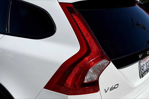 Used 2017 Volvo V60 T5 Cross Country w/ Convenience Package image 28