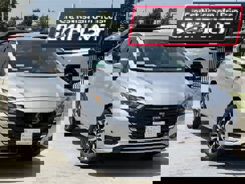 New 2025 Nissan Versa SV w/ Trunk Package image 1