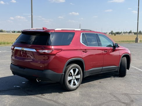 Used 2018 Chevrolet Traverse LT image 2
