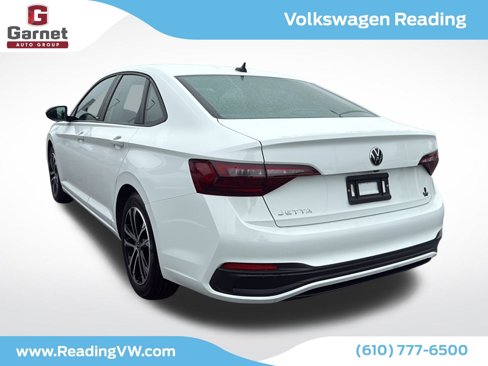 Certified 2024 Volkswagen Jetta Sport image 4