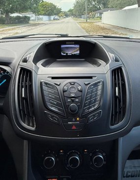 Used 2016 Ford Escape SE w/ SE Chrome Package image 10