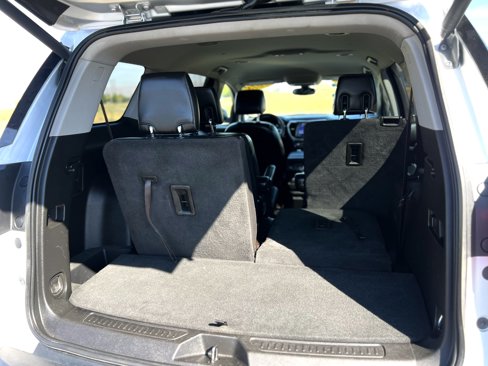 Used 2018 GMC Acadia SLT w/ LPO, Floor Liner Package image 22