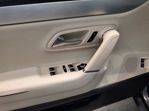 Used 2010 Volkswagen CC Luxury image 11
