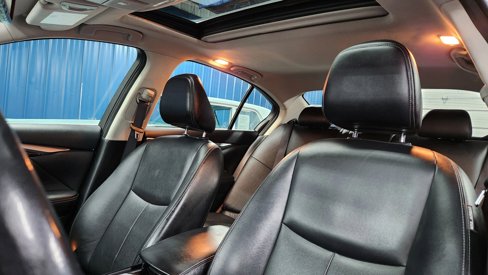Used 2015 INFINITI Q50 Premium w/ Deluxe Touring Package image 10