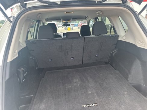 Used 2023 Nissan Rogue SV image 9