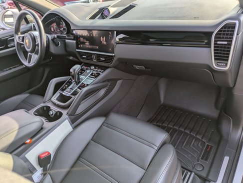 Used 2023 Porsche Cayenne image 23