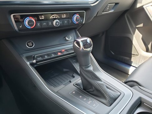 New 2025 Audi Q3 2.0T Premium image 11