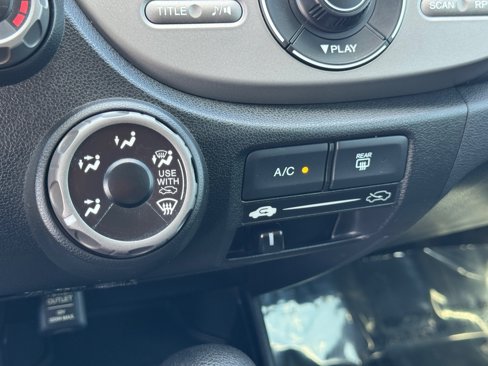 Used 2009 Honda Fit Sport image 25
