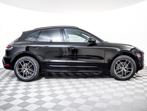 Certified 2024 Porsche Macan image 9