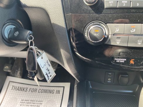 Used 2016 Nissan Rogue S w/ Appearance Package image 21