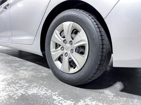 Used 2016 Hyundai Elantra SE image 10