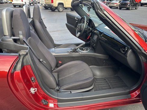 Used 2008 MAZDA MX-5 Miata Sport w/ Convenience Pkg image 11