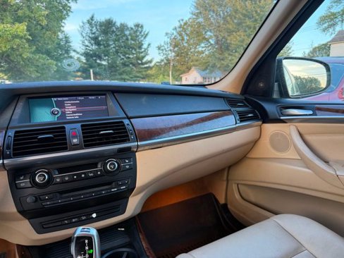 Used 2011 BMW X5 xDrive35d image 10