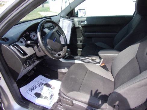 Used 2008 Ford Focus SES image 2