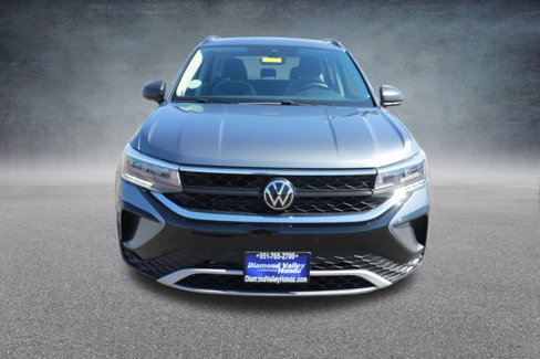 Used 2024 Volkswagen Taos S image 2