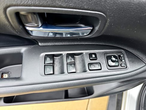 Used 2020 Mitsubishi Outlander SEL image 17