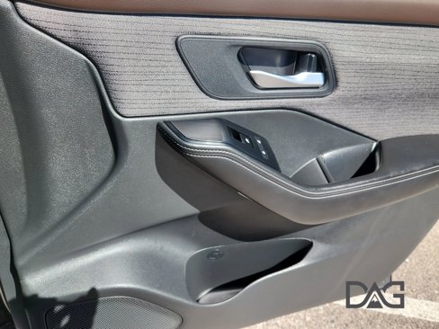 Used 2021 Nissan Rogue SV image 23