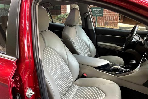 Used 2018 Toyota Camry SE w/ Convenience Package image 8