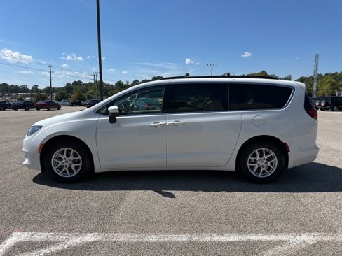 Used 2021 Chrysler Voyager Lxi image 4