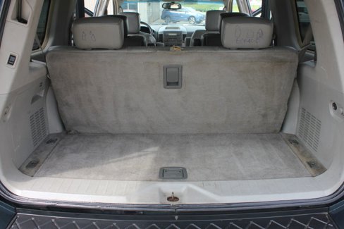 Used 2004 Nissan Armada LE w/ (SR2) Sunroof Pkg (LE) image 42