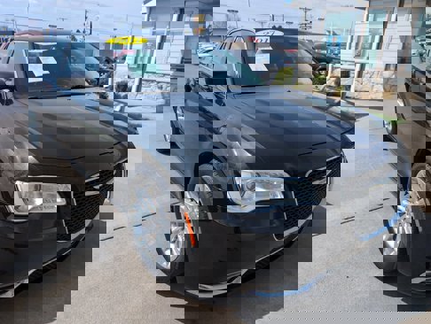 Used 2017 Chrysler 300 Touring w/ Value Package image 1