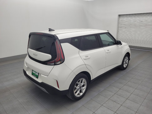 Used 2023 Kia Soul LX w/ LX Technology Package image 10