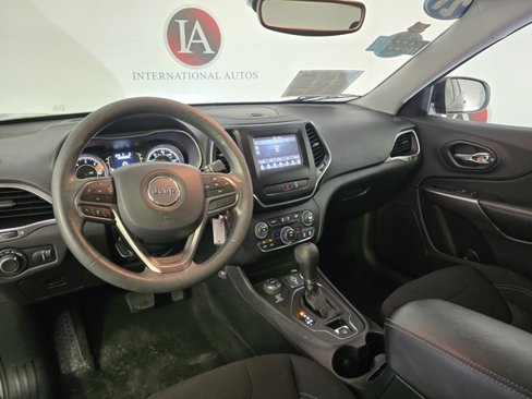 Used 2021 Jeep Cherokee Latitude image 12