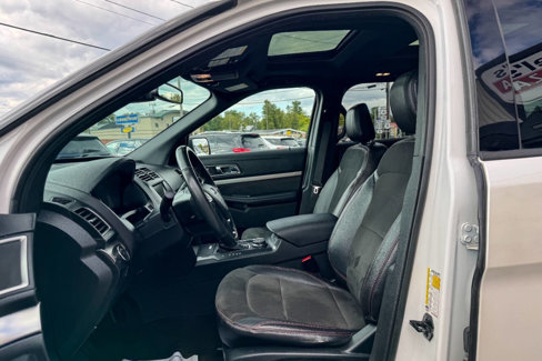 Used 2018 Ford Explorer XLT w/ Equipment Group 202A image 23