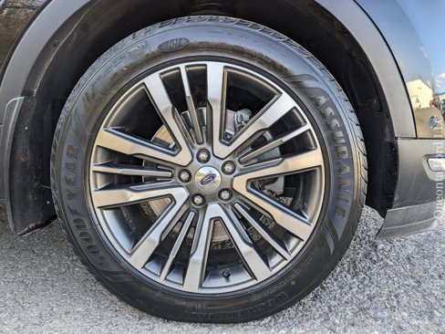 Used 2018 Ford Explorer Platinum image 9